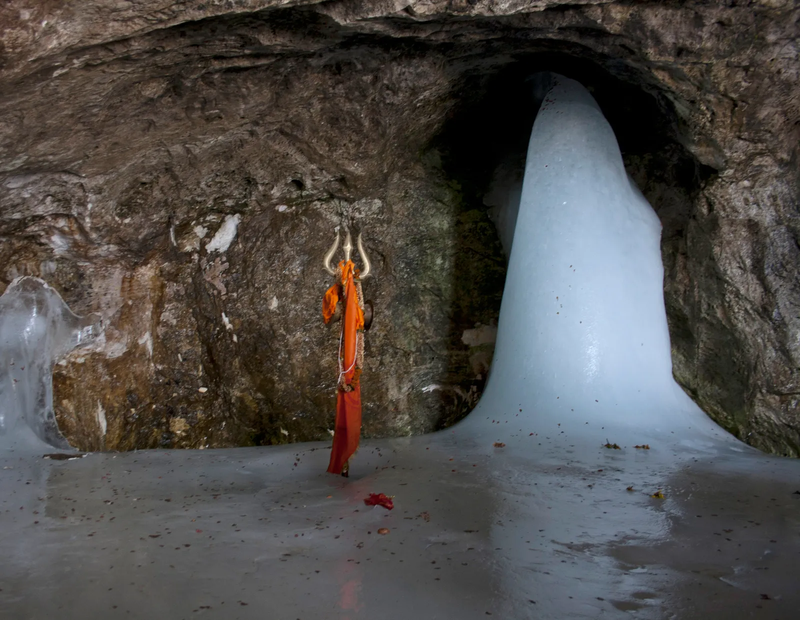 An-Ice-Stalagmite-Stylised-Phallus-Worshiped-By-Hindus-Is-Seen-At-Amarnath-Shrine